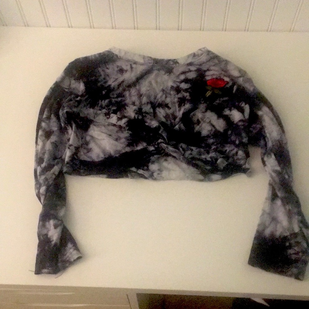 Cropped long sleeve